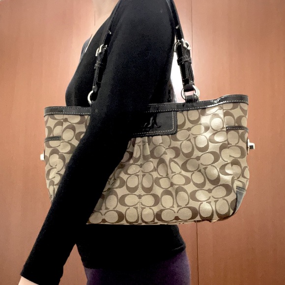 Coach Pleated Signature East/West Gallery Tote (excellent condition) - Picture 2 of 5